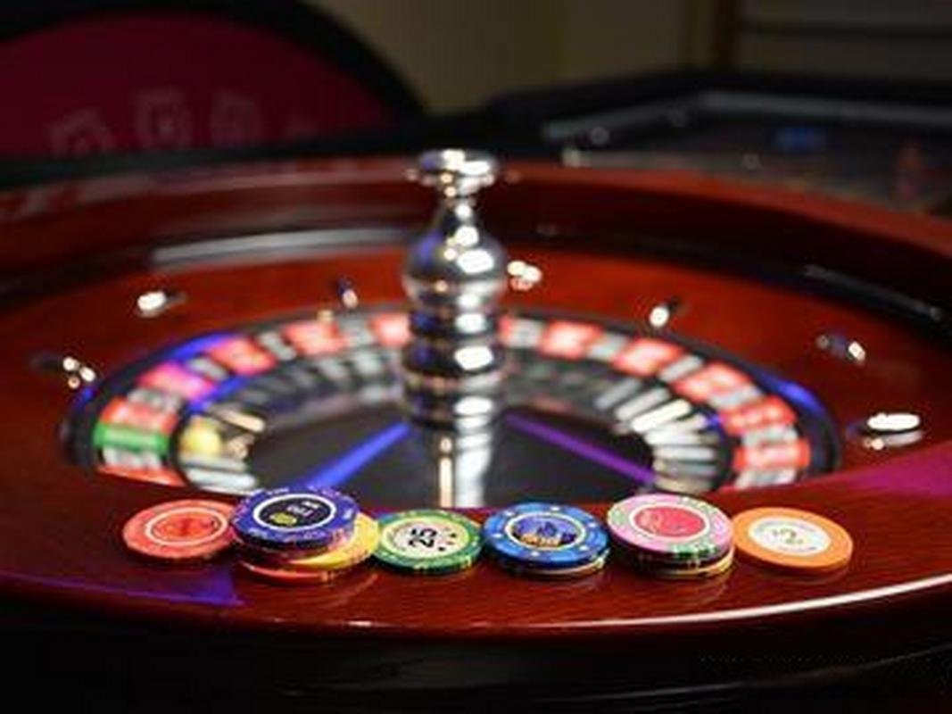 Filipino player browsing 9s Casino sports and casino categories on mobile